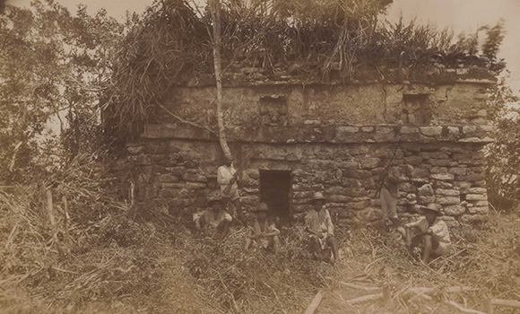 <h4 class='amarillo'></h4>
                <br>
                <b>Fotos ruinas de Campeche, Yucatán y Quintana Roo (Maler, 1886-1894)
                </b><br><br>
                Cobá, Quintana Roo.  Imagen 5 del pdf.
                <br>
                <br>
               
                <a href='//memoricamexico.gob.mx/swb/memorica/Cedula?oId=sVW4rHsBz6zaYO7D3TX4' target='_blank' class='ObjetoDigital'>Recurso digital</a>
                